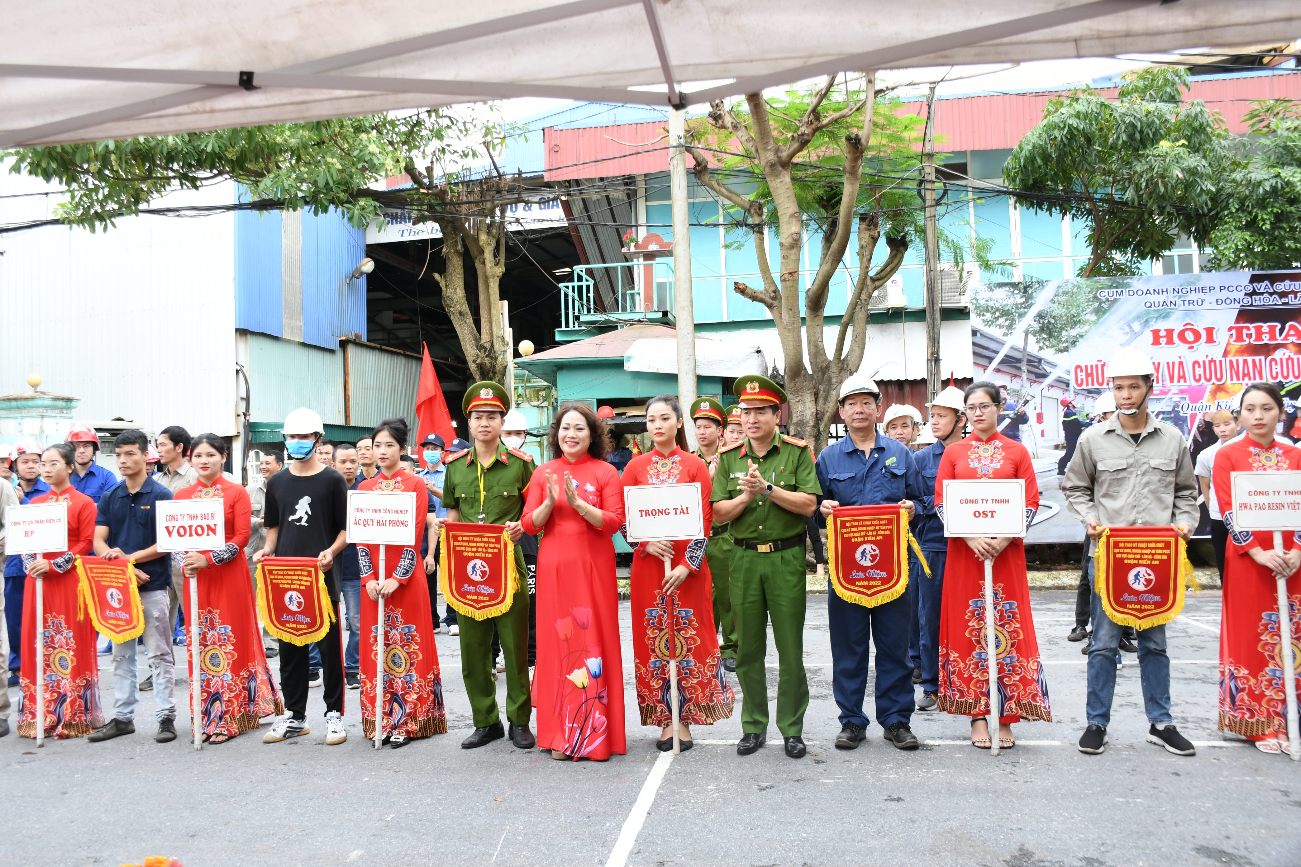 Cụm cơ quan doanh nghiệp an toàn PCCC Quán Trữ - Lãm Hà – Đồng Hòa:  Hội thao kỹ thuật chữa cháy, cứu nạn, cứu hộ lực lượng PCCC cơ sở